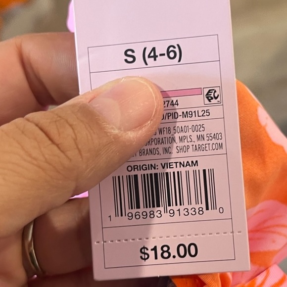 Separates. Pink top Cover Up XS (0-2) & Bottom Cover up S (4-6) - Picture 3 of 4